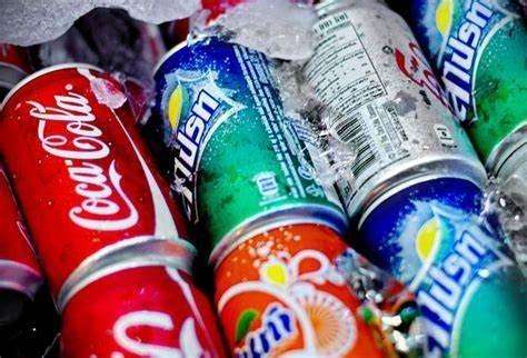 擎川食品輸送帶廠家:注意!對嘴喝罐裝飲料感染出血熱