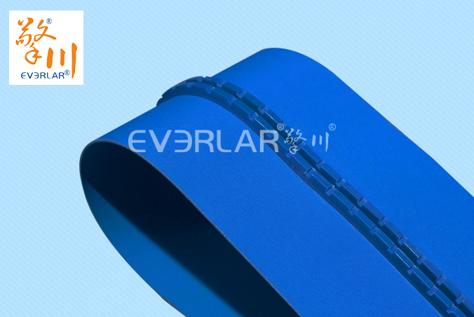 藍色PU輸送帶加導(dǎo)條耐磨耐油耐腐蝕工業(yè)皮帶定制