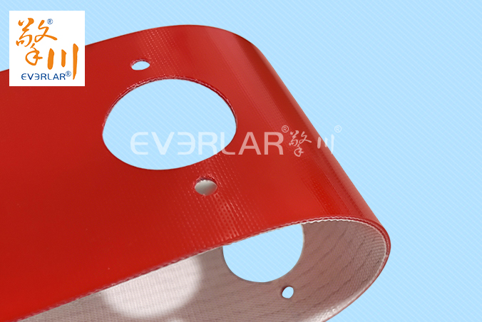 紅色PVC輸送帶打孔抗腐蝕食品包裝行業(yè)海鮮分揀流水線傳送帶廠家定制