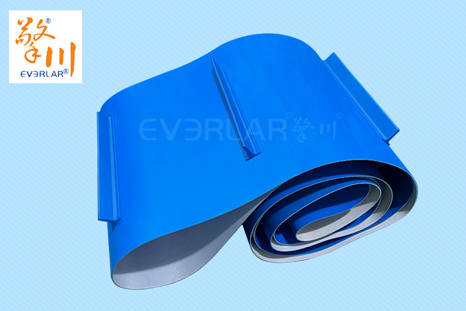 藍(lán)色PVC輸送帶加擋板導(dǎo)條耐磨防跑偏防掉落自動(dòng)化生產(chǎn)線物料傳送工業(yè)皮帶